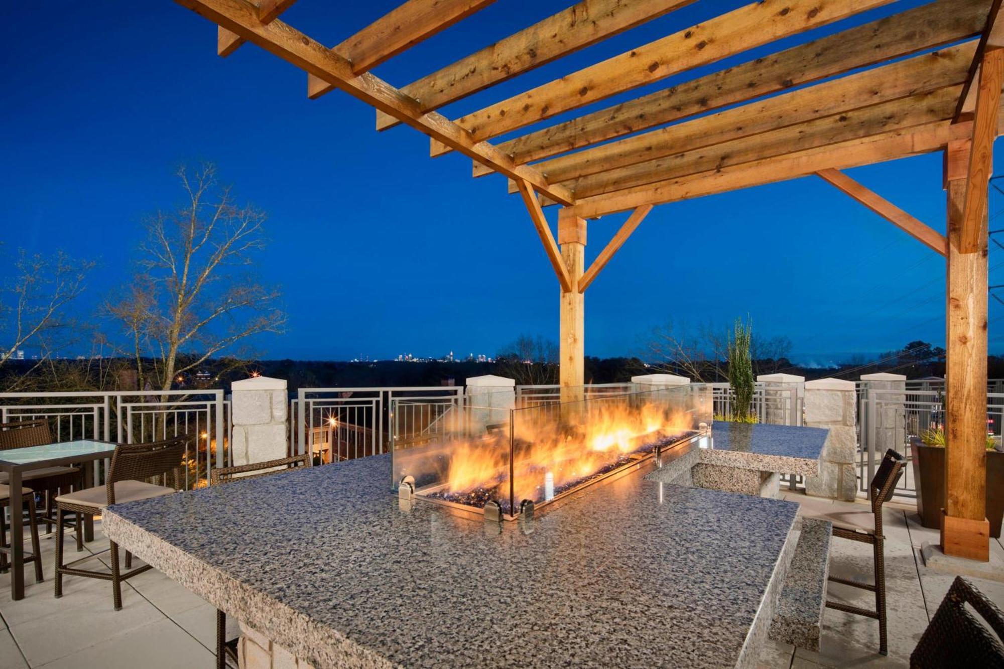 Courtyard By Marriott Atlanta Vinings/Galleria Smyrna Exteriör bild